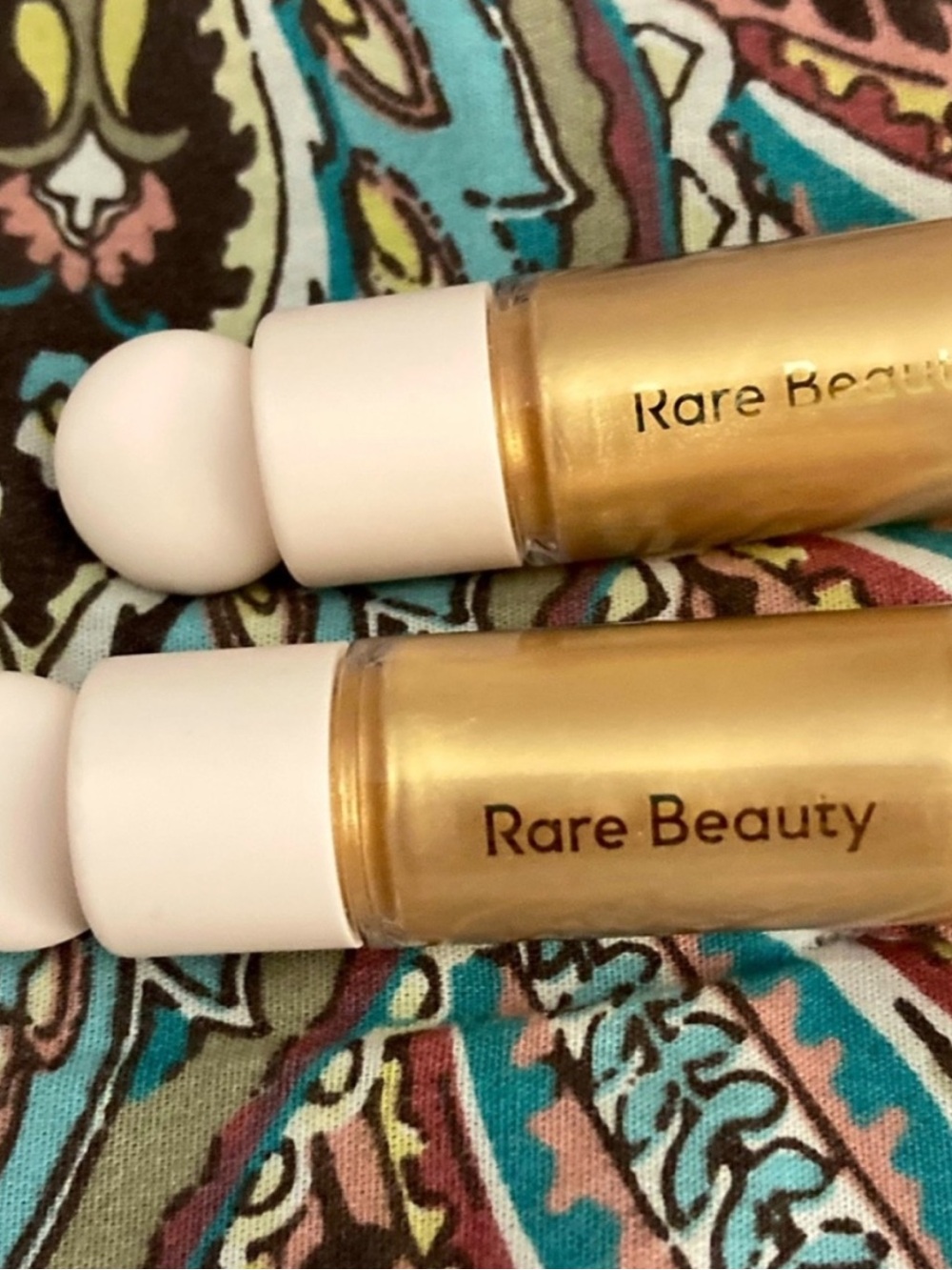 Rare Beauty Liquid Highlighter Duo in Outshine